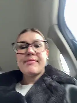 Snapshot of RinaCat chatting on 8, 10, 2025 RinaCat online show from 8, 10, 2025