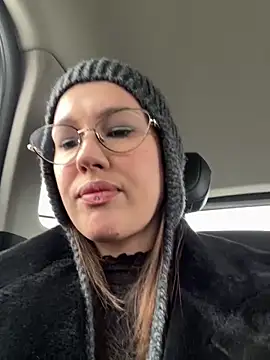 Snapshot of RinaCat chatting on 8, 11, 2025 RinaCat online show from 8, 11, 2025