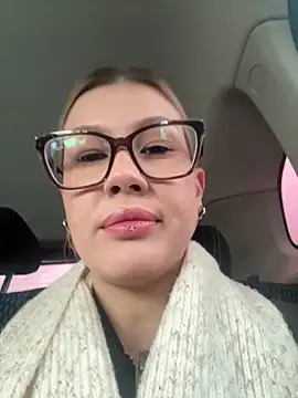 Snapshot of RinaCat chatting on 4, 10, 2025 RinaCat online show from 4, 10, 2025