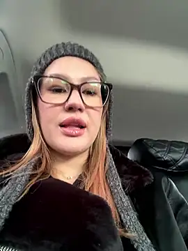 Snapshot of RinaCat chatting on 9, 10, 2025 RinaCat online show from 9, 10, 2025