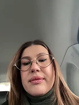 Snapshot of RinaCat chatting on 11, 11, 2025 RinaCat online show from 11, 11, 2025