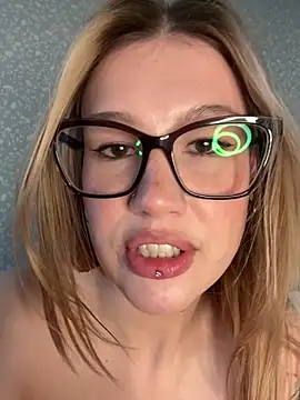 Snapshot of RinaCat chatting on 2, 10, 2025 RinaCat online show from 2, 10, 2025