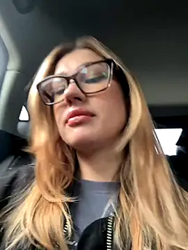 Snapshot of RinaCat chatting on 12, 9, 2025 RinaCat online show from 12, 9, 2025