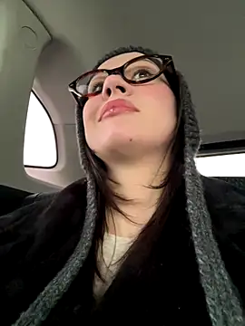 Snapshot of RinaCat chatting on 26, 11, 2025 RinaCat online show from 26, 11, 2025