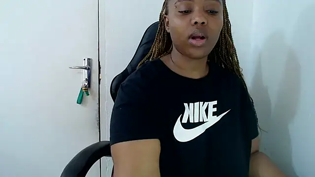 IceBellaCane313 online show from 13, 10, 2025