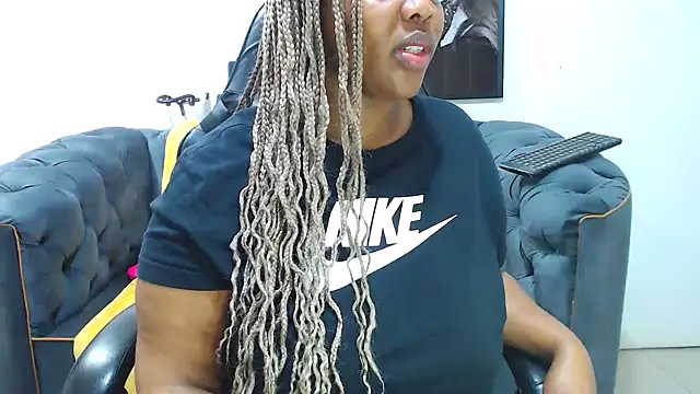 IceBellaCane313 online show from 25, 9, 2025