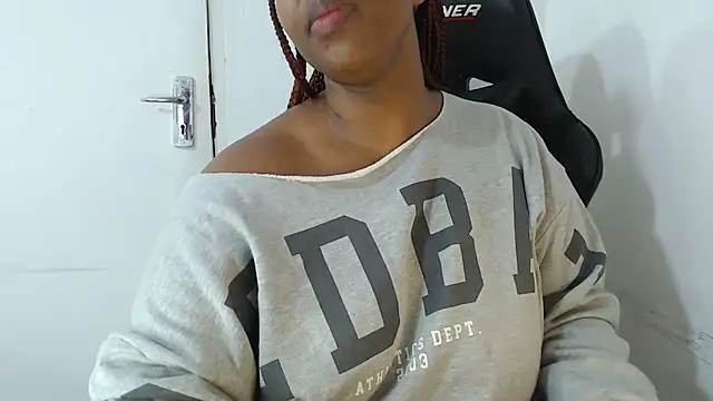 IceBellaCane313 online show from 16, 11, 2025