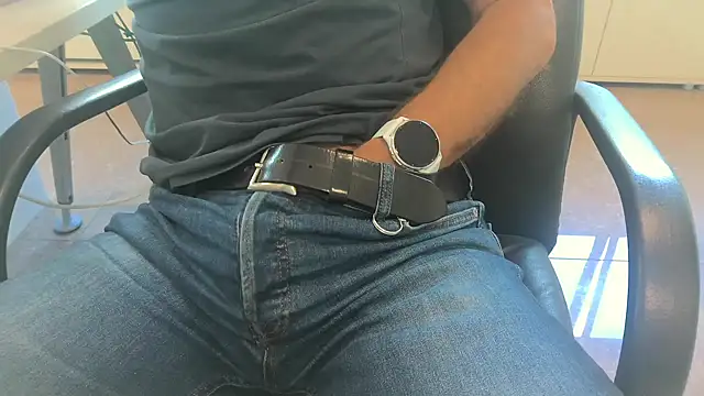 alessandroman2114 online show from 12, 9, 2025