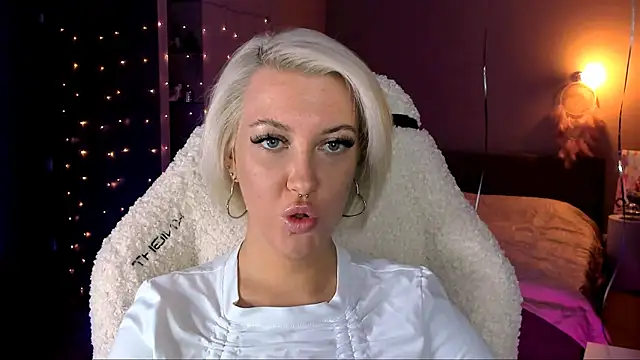 Snapshot of tykioty_Miley chatting on 14, 12, 2024 tykioty Miley online show from 14, 12, 2024