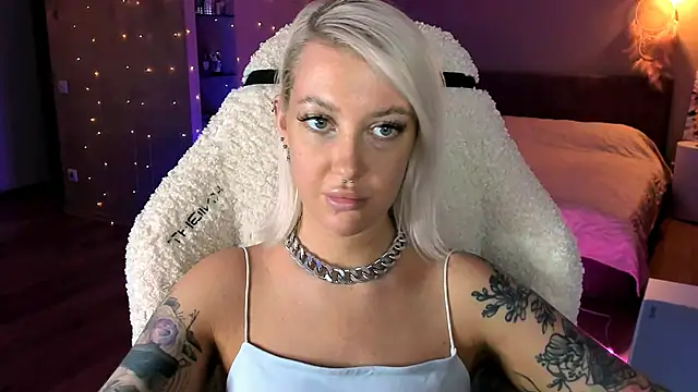 Snapshot of tykioty_Miley chatting on 29, 11, 2025 tykioty Miley online show from 29, 11, 2025