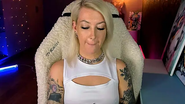 tykioty Miley online show from 30, 5, 2026