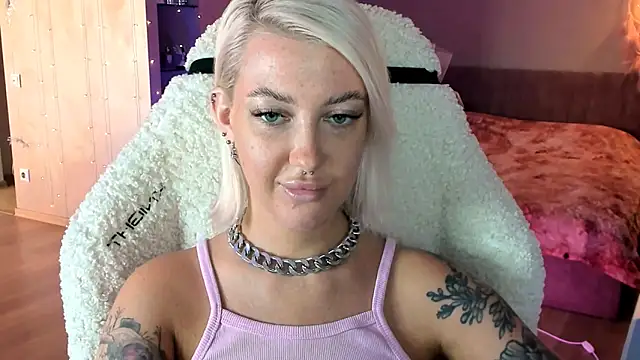 Snapshot of tykioty_Miley chatting on 19, 9, 2025 tykioty Miley online show from 19, 9, 2025