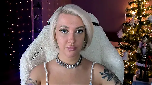 Snapshot of tykioty_Miley chatting on 21, 12, 2024 tykioty Miley online show from 21, 12, 2024