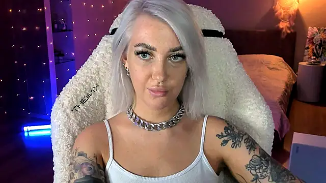 Snapshot of tykioty_Miley chatting on 26, 10, 2025 tykioty Miley online show from 26, 10, 2025