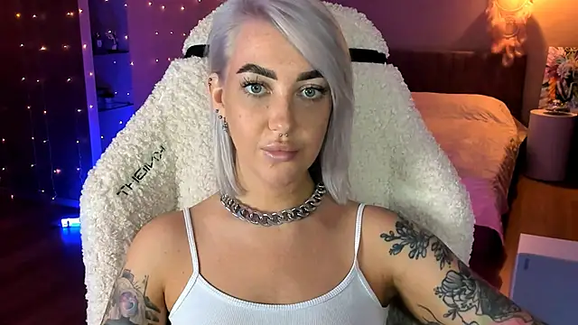 Snapshot of tykioty_Miley chatting on 23, 10, 2025 tykioty Miley online show from 23, 10, 2025