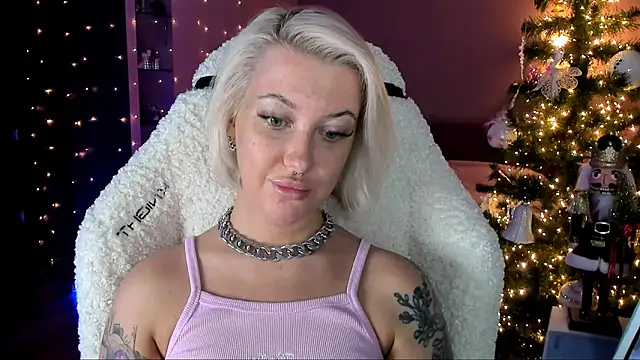 Snapshot of tykioty_Miley chatting on 25, 12, 2024 tykioty Miley online show from 25, 12, 2024