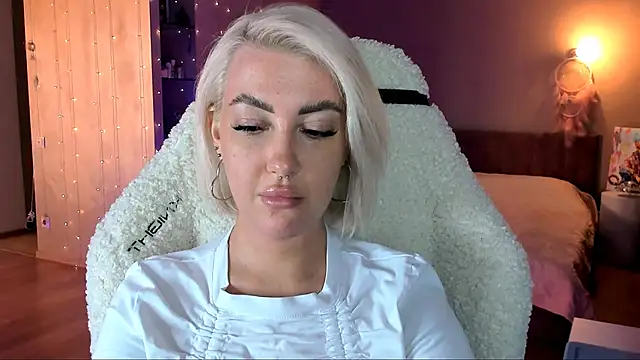 Snapshot of tykioty_Miley chatting on 8, 2, 2025 tykioty Miley online show from 8, 2, 2025