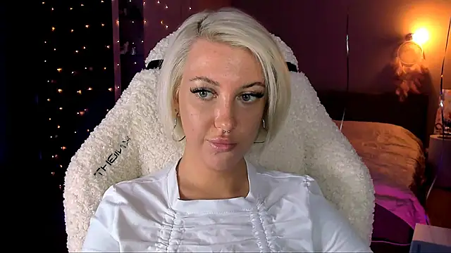 Snapshot of tykioty_Miley chatting on 14, 12, 2024 tykioty Miley online show from 14, 12, 2024