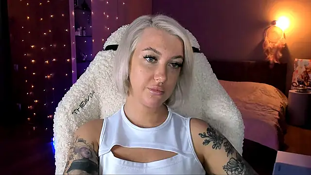 Snapshot of tykioty_Miley chatting on 28, 1, 2025 tykioty Miley online show from 28, 1, 2025