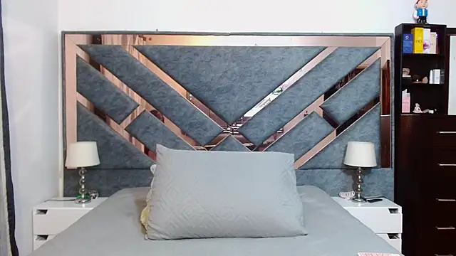 KarlaTesg online show from 21, 10, 2025