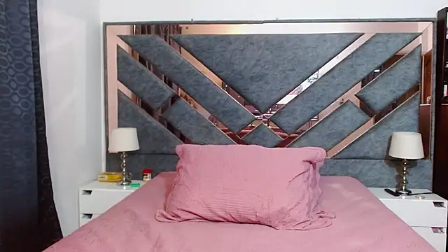 KarlaTesg online show from 6, 3, 2026