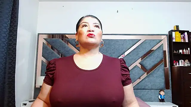 Snapshot of KarlaTesg chatting on 4, 7, 2026 KarlaTesg online show from 4, 7, 2026