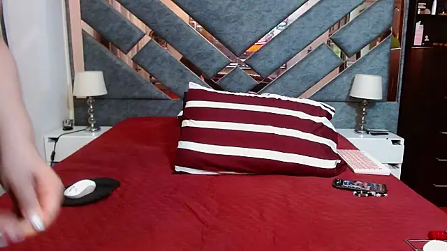 KarlaTesg online show from 25, 11, 2025