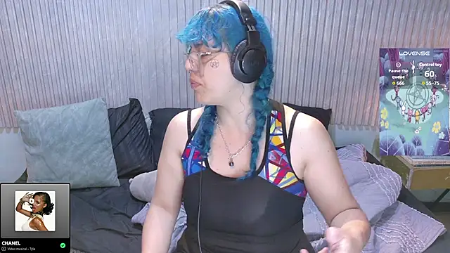 Eli666uwu online show from 22, 12, 2025