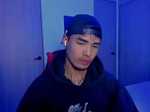 thomas latin boy online show from 14, 9, 2025