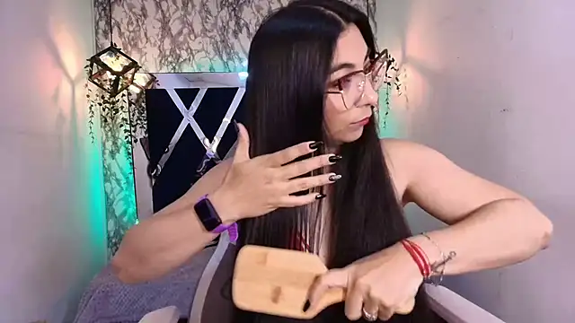 Snapshot of Karla_hernandez_ chatting on 28, 10, 2025 Karla hernandez online show from 28, 10, 2025