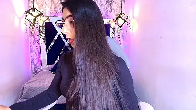 Snapshot of Karla_hernandez_ chatting on 18, 10, 2025 Karla hernandez online show from 18, 10, 2025