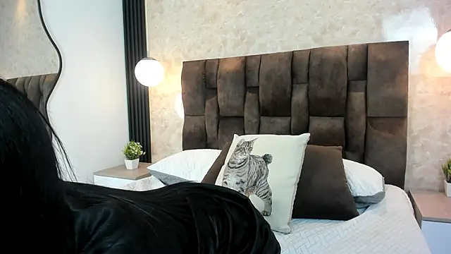 keyla  ross online show from 17, 2, 2025