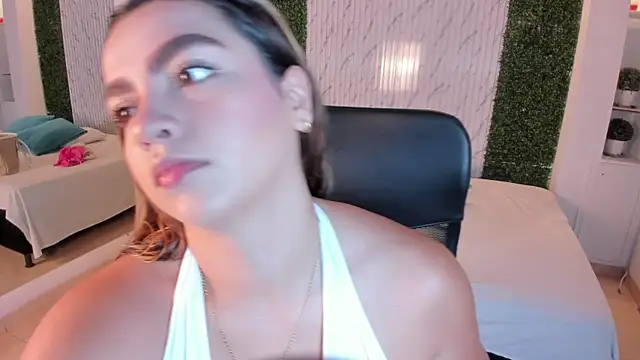 ambarcarterr online show from 29, 9, 2025