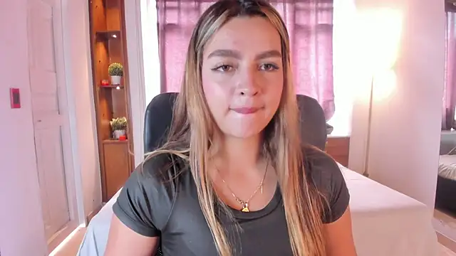 ambarcarterr online show from 20, 3, 2025