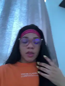 ashley Tompson1 online show from 10, 11, 2025