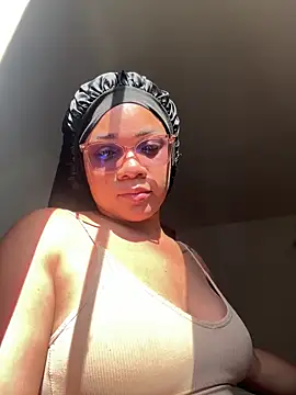 ashley Tompson1 online show from 15, 12, 2025