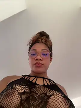 ashley Tompson1 online show from 17, 4, 2026