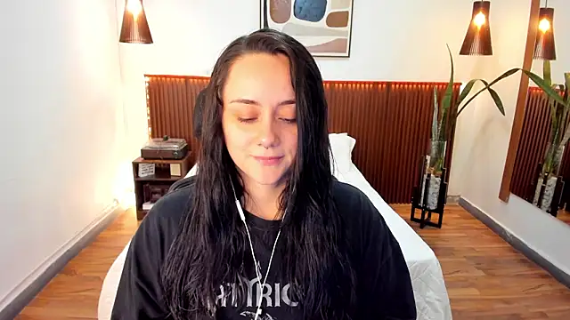 Snapshot of KatherineBond chatting on 3, 2, 2026 KatherineBond online show from 3, 2, 2026