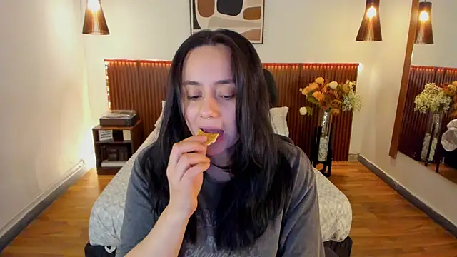 KatherineBond online show from 15, 5, 2026