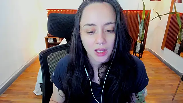 Snapshot of KatherineBond chatting on 14, 2, 2026 KatherineBond online show from 14, 2, 2026