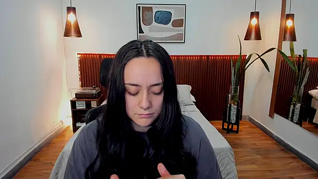 Snapshot of KatherineBond chatting on 7, 2, 2026 KatherineBond online show from 7, 2, 2026