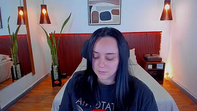 KatherineBond online show from 10, 9, 2025