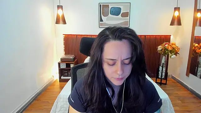 KatherineBond online show from 8, 7, 2026