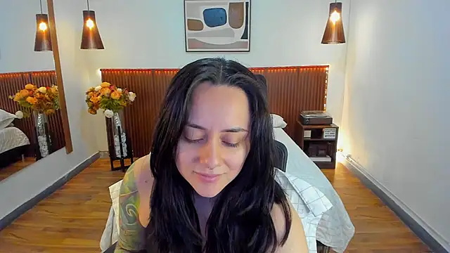 KatherineBond online show from 17, 6, 2026