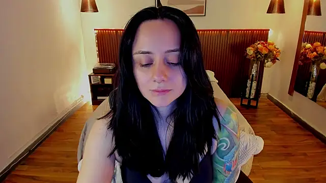 KatherineBond online show from 28, 7, 2026