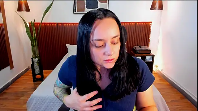 KatherineBond online show from 17, 9, 2025