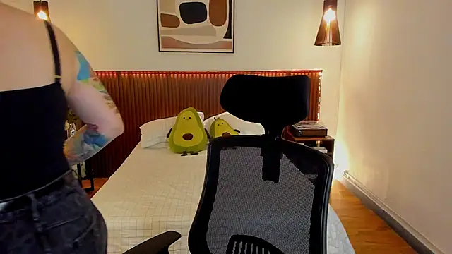 KatherineBond online show from 20, 6, 2026