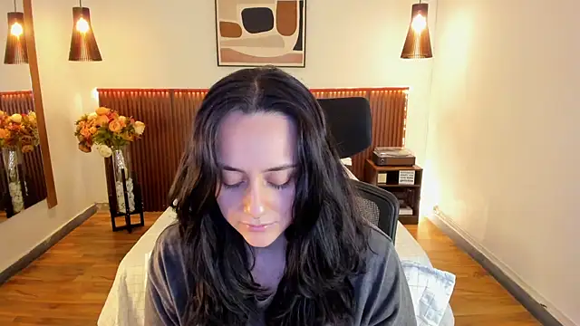 KatherineBond online show from 25, 6, 2026