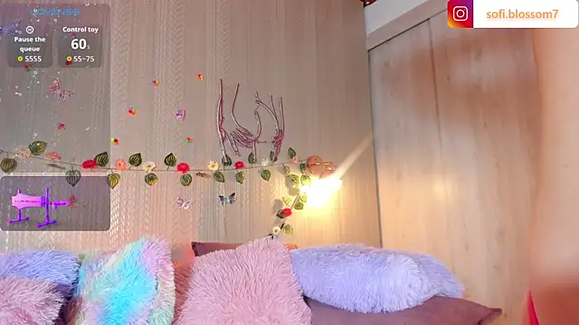 Snapshot of Sofi_Blossom chatting on 15, 7, 2026 Sofi Blossom online show from 15, 7, 2026