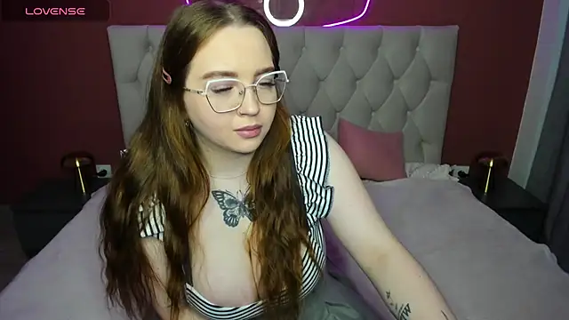 Emma adorablle online show from 20, 3, 2025